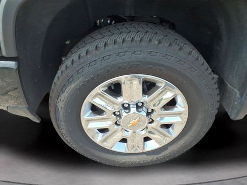 Used 2024 Chevrolet Silverado 2500 High Country w/ High Country Premium Package AWD/4WD image 9