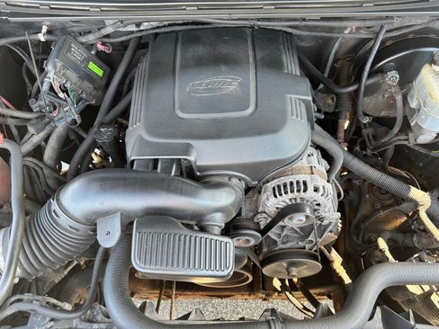 Used 2010 Chevrolet Silverado 1500 W/T w/ LS Package AWD/4WD image 13