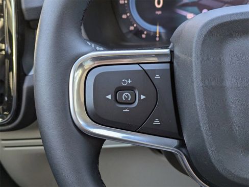 New 2025 Volvo XC40 B5 Plus w/ Climate Package image 25