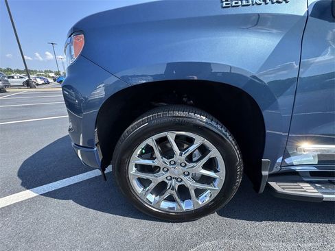 Used 2024 Chevrolet Silverado 1500 High Country w/ High Country Premium Package image 10