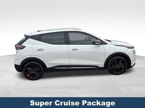 Used 2023 Chevrolet Bolt EUV Premier w/ Sun & Sound Package image 9