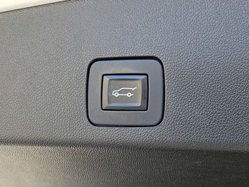 Certified 2022 Buick Encore GX Select w/ Sport Touring Package image 29