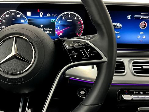 Certified 2025 Mercedes-Benz GLS 450 4MATIC image 23