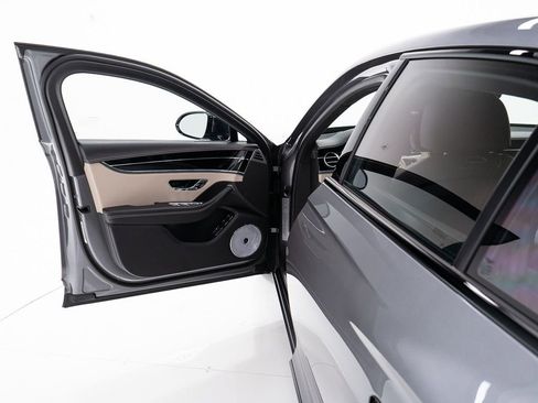 Certified 2023 Bentley Flying Spur Plug-In Hybrid AWD/4WD image 10