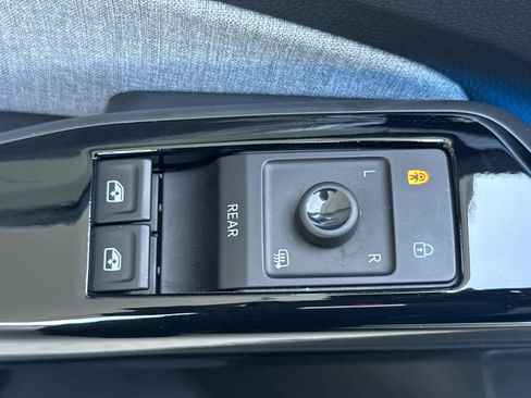 Used 2023 Volkswagen ID.4 Pro RWD image 13