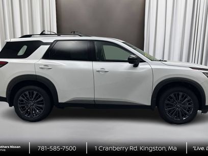 New 2026 Nissan Pathfinder SL w/ SL Premium Package