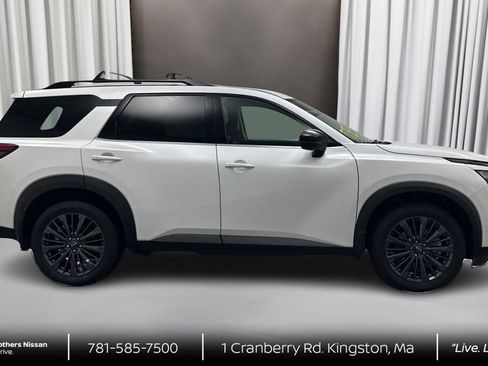 New 2026 Nissan Pathfinder SL w/ SL Premium Package AWD/4WD image 4
