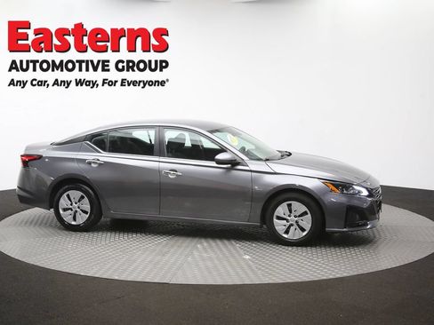Used 2023 Nissan Altima 2.5 S FWD image 45