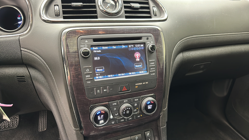 Used 2015 Buick Enclave Leather FWD image 16