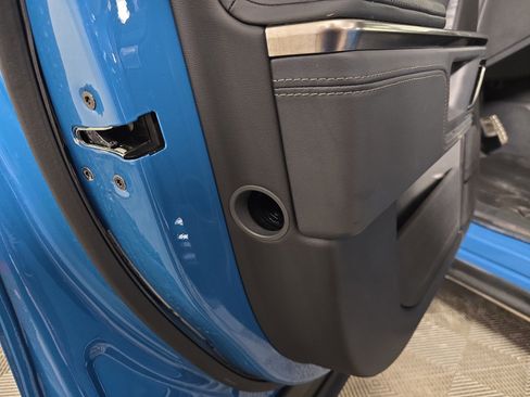 Used 2022 Rivian R1S Launch Edition AWD/4WD image 32