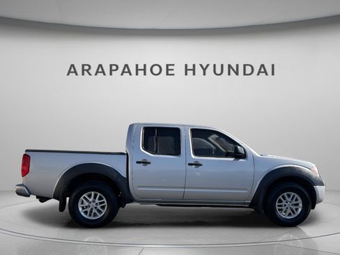 Used 2019 Nissan Frontier SV AWD/4WD image 6