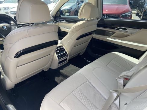 Used 2021 BMW 745e xDrive w/ Premium Package AWD/4WD image 5