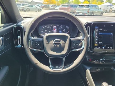 Used 2020 Volvo XC40 T5 R-Design AWD/4WD image 10