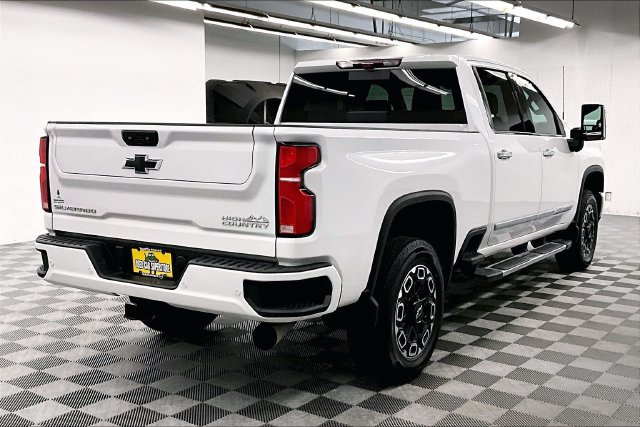 Used 2024 Chevrolet Silverado 2500 High Country w/ Technology Package AWD/4WD image 13