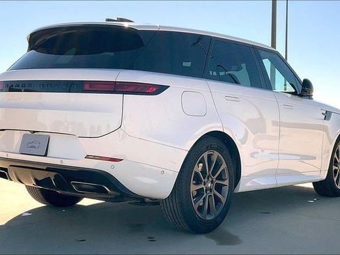 Used 2024 Land Rover Range Rover Sport Dynamic SE image 2