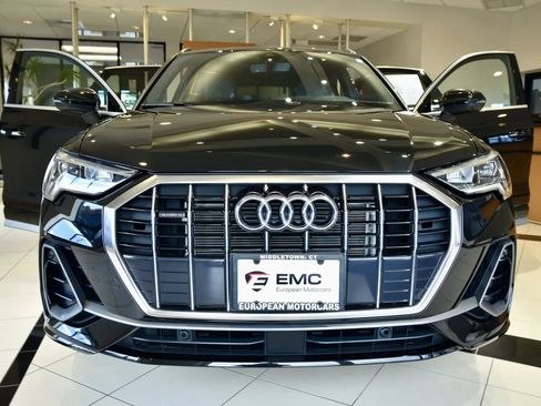 Used 2024 Audi Q3 2.0T Premium image 2