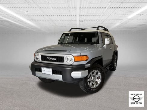 Used 2014 Toyota FJ Cruiser 4WD w/ Upgrade Package image 1