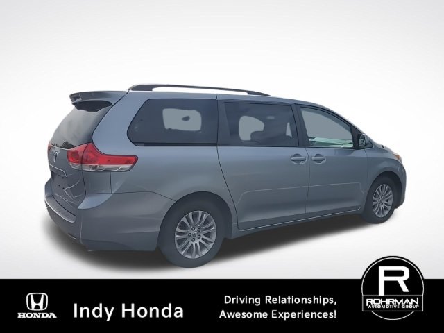 Used 2014 Toyota Sienna XLE FWD image 9