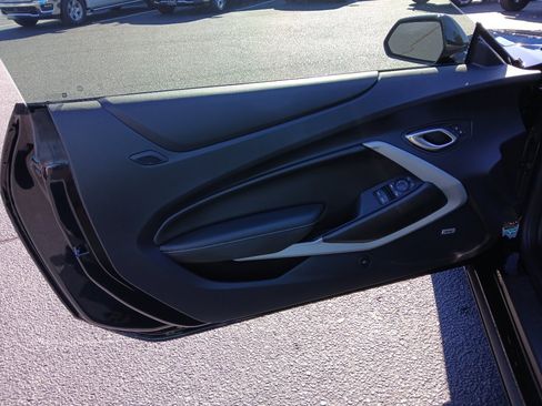 Used 2024 Chevrolet Camaro LT w/ Technology Package image 22