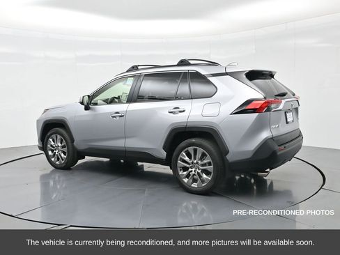 Used 2023 Toyota RAV4 XLE Premium image 9