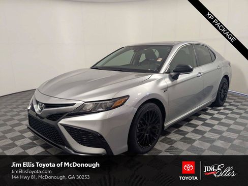 Used 2024 Toyota Camry SE FWD image 1