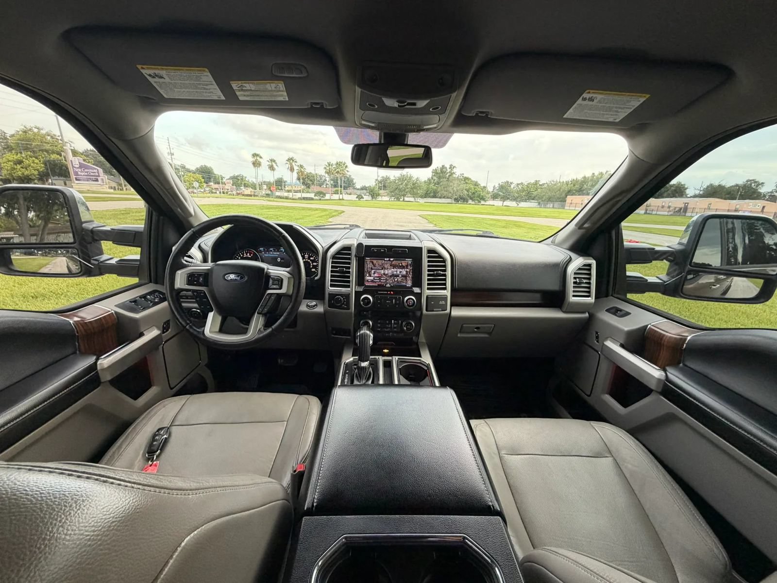 Used 2015 Ford F150 Lariat w/ Equipment Group 502A Luxury AWD/4WD image 10