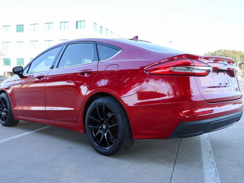 Used 2020 Ford Fusion SE FWD image 5
