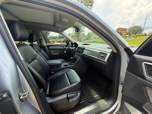 Used 2021 Volkswagen Atlas SE w/ Panoramic Sunroof Package FWD image 20