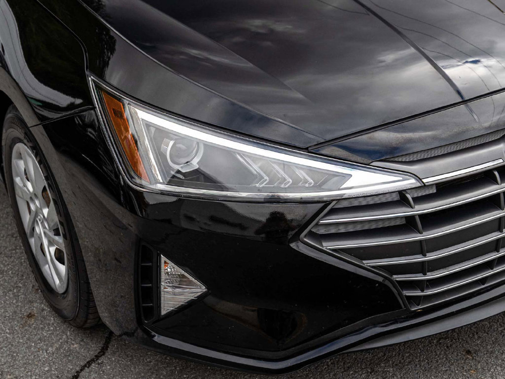 Used 2020 Hyundai Elantra SE FWD image 32