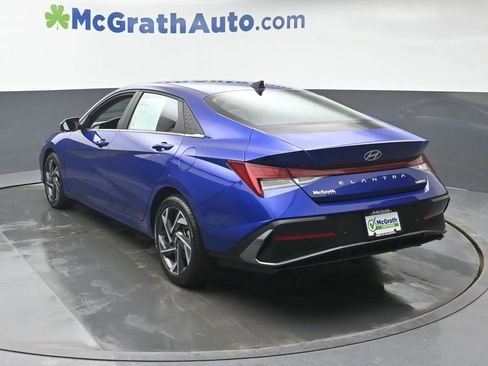 Used 2024 Hyundai Elantra Limited image 25