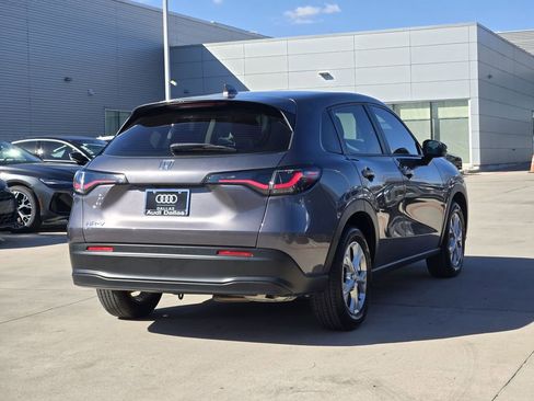 Used 2023 Honda HR-V LX image 6