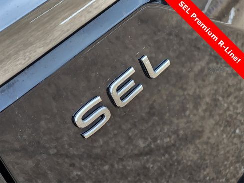 Used 2025 Volkswagen Atlas SEL Premium R-Line image 14