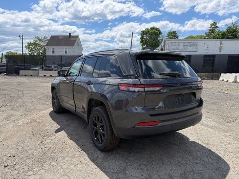 New 2026 Jeep Grand Cherokee Altitude AWD/4WD image 3