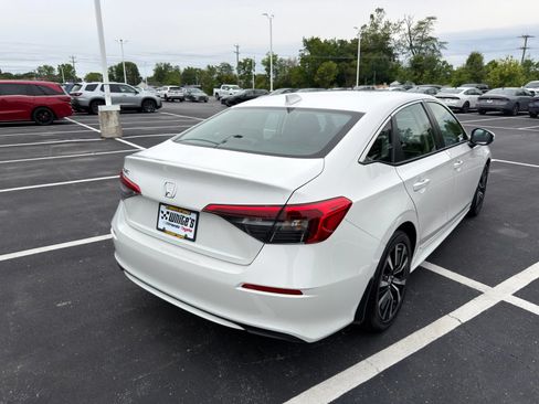 Used 2024 Honda Civic EX image 8
