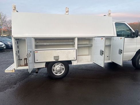 Used 2016 Ford E-350 and Econoline 350 Super Duty w/ Power Windows & Locks Group image 18