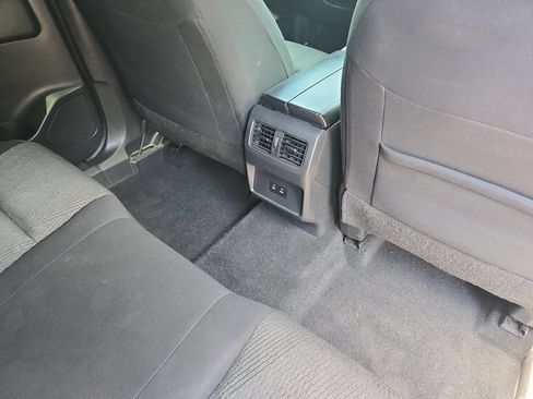 Certified 2024 Nissan Rogue SV FWD image 11