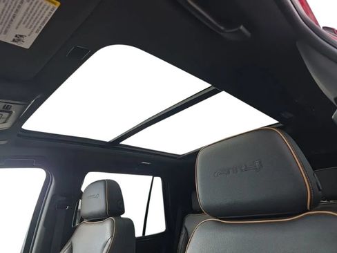 Used 2023 GMC Yukon AT4 AWD/4WD image 36