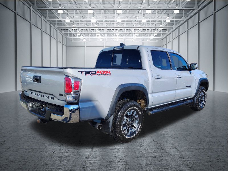 Used 2020 Toyota Tacoma TRD Off-Road w/ Blackout Package AWD/4WD image 4