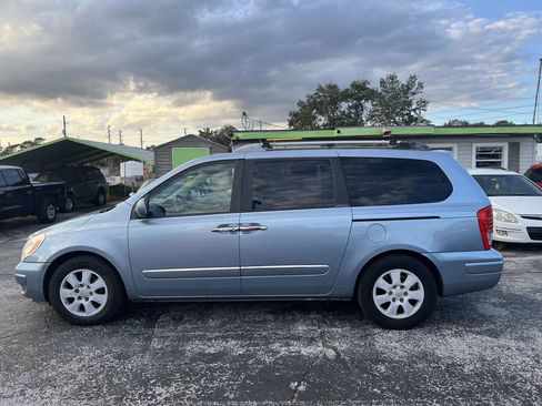Used 2007 Hyundai Entourage Limited image 7