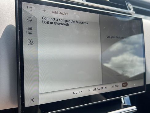 Used 2024 Land Rover Range Rover Velar Dynamic SE AWD/4WD image 18