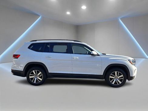Certified 2022 Volkswagen Atlas SE image 4