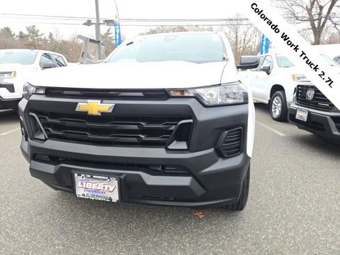Used 2024 Chevrolet Colorado W/T image 4