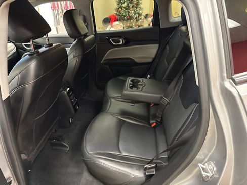 Used 2022 Jeep Compass Limited w/ Sun and Sound Group image 23