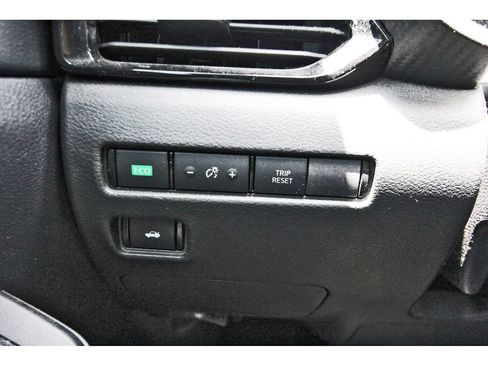 Used 2024 Nissan Sentra SV w/ All-Weather Package FWD image 17