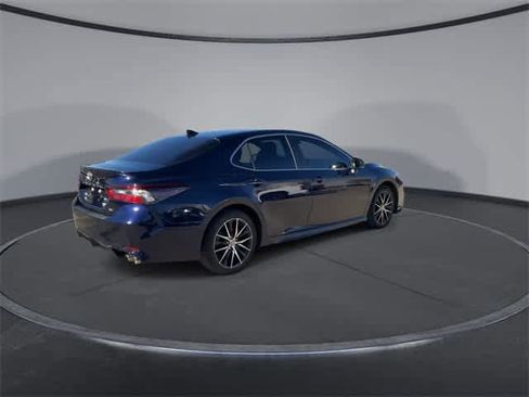 Used 2022 Toyota Camry SE image 8
