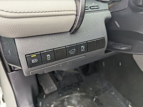 Used 2023 Toyota Camry SE image 14