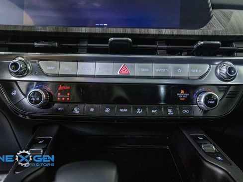 Used 2025 Kia Telluride SX Prestige AWD/4WD image 21