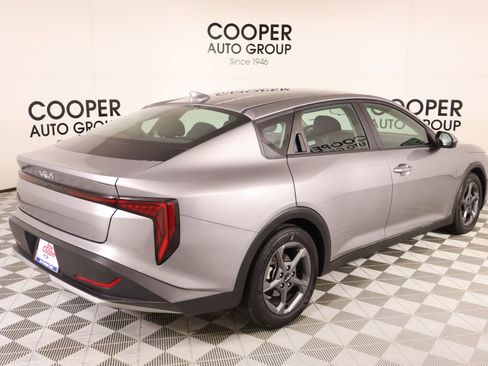 Used 2025 Kia K4 FWD image 19
