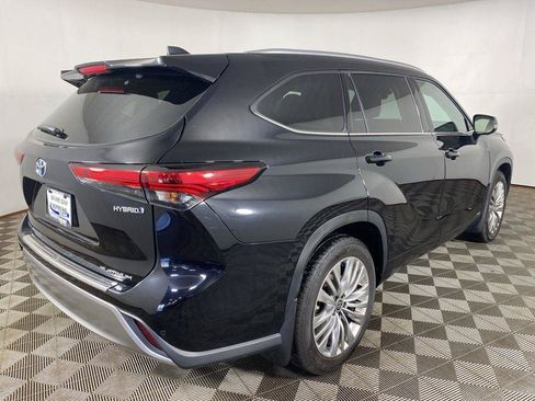 Used 2023 Toyota Highlander Platinum AWD/4WD image 7
