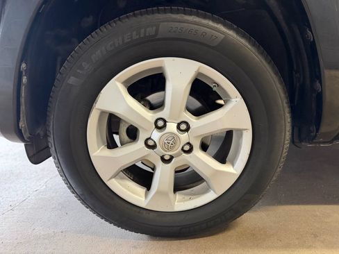 Used 2011 Toyota RAV4 Limited w/ Limited Extra Value Pkg FWD image 28